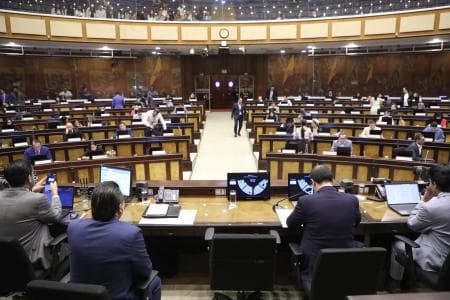 Tras revés en la consulta popular, la mayoría oficialista en la Asamblea 'desempolva' agenda legislativa propia