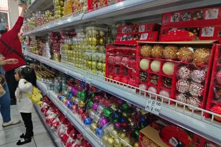 Los salones de Navidad, de todo precio y calidad, abren su temporada de mayor competencia en Quito
