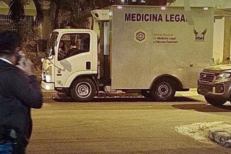 Pese a 20 pruebas de la Fiscalía, defensor alega que contadora no fue ‘autor directo’ del crimen de su madre en Guayaquil