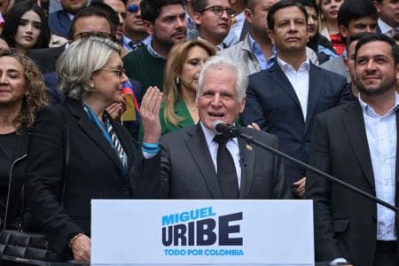 Miguel Uribe Londoño declina candidatura a la presidencia de Colombia en medio de las primeras encuestas antes de las elecciones
