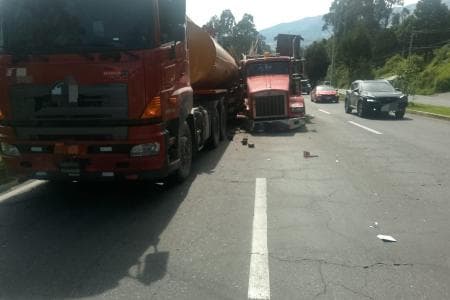 Avenida Simón Bolívar registra otro accidente de tránsito entre dos carros pesados este 4 de diciembre